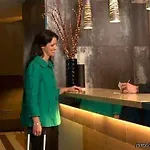 Moon Hotel 2*