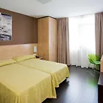 Moon Hotel 2*