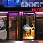 Hotel Moon