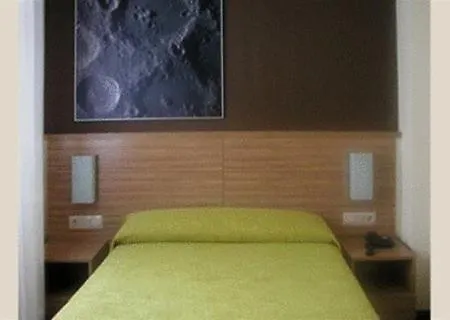 Отель Moon